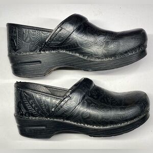 Dansko professional black tooled clogs size 11